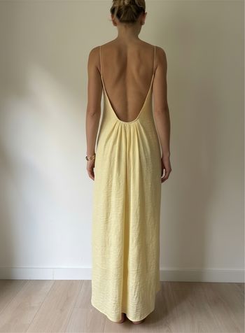 Robe longue jaune pâle dos nu taille S