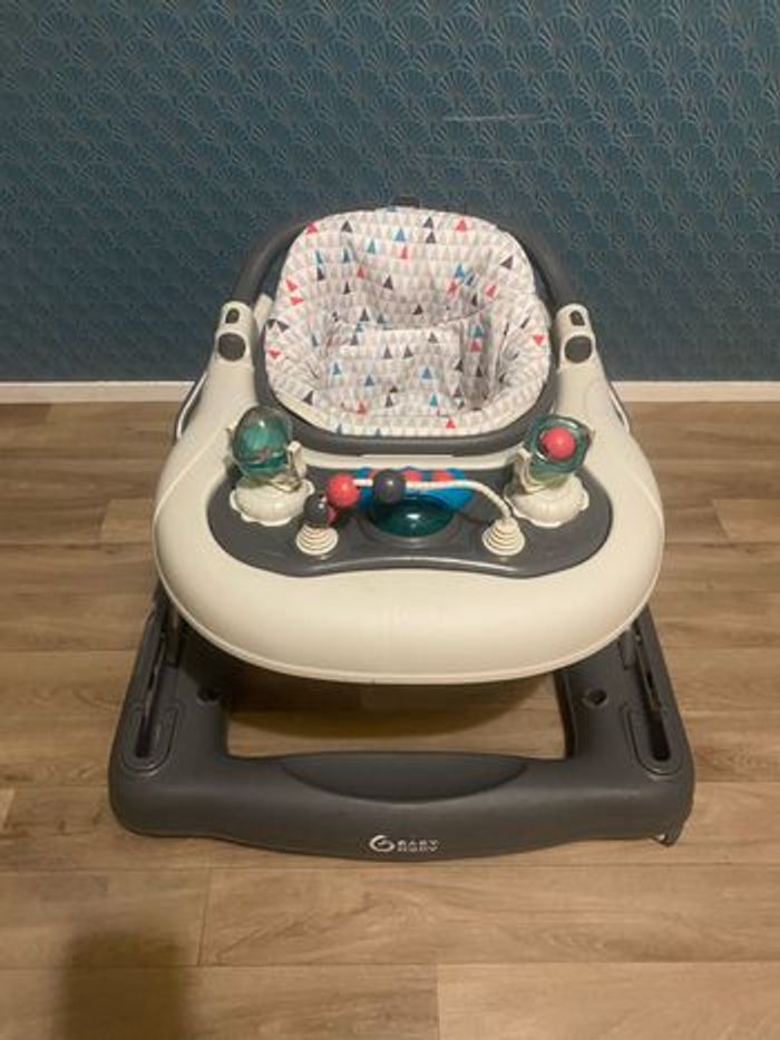 Trotteur pousseur babymoov en très bon état