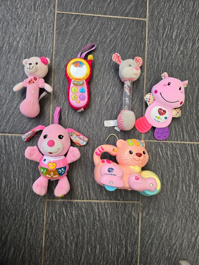 Lot jouets bébé fille