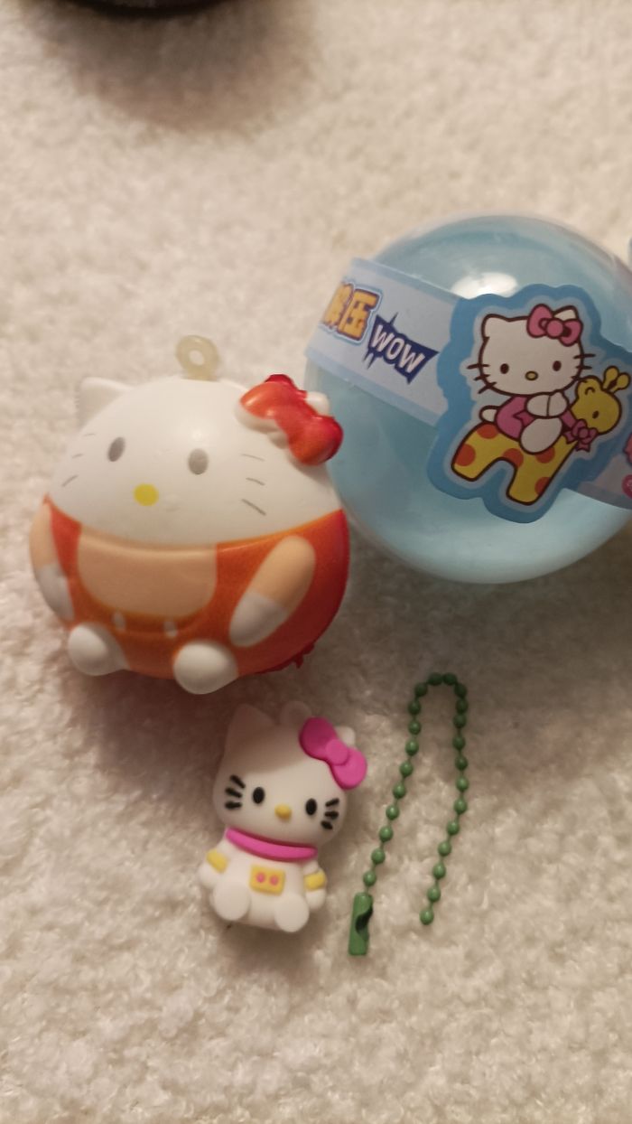 boules sanrio kawaii Hello Kitty neuf