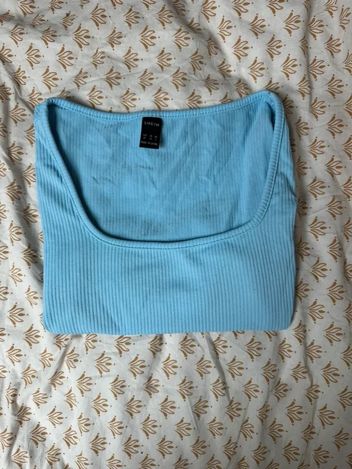 Crop top bleu Shein XS - tendance été, très bon état - photo numéro 3