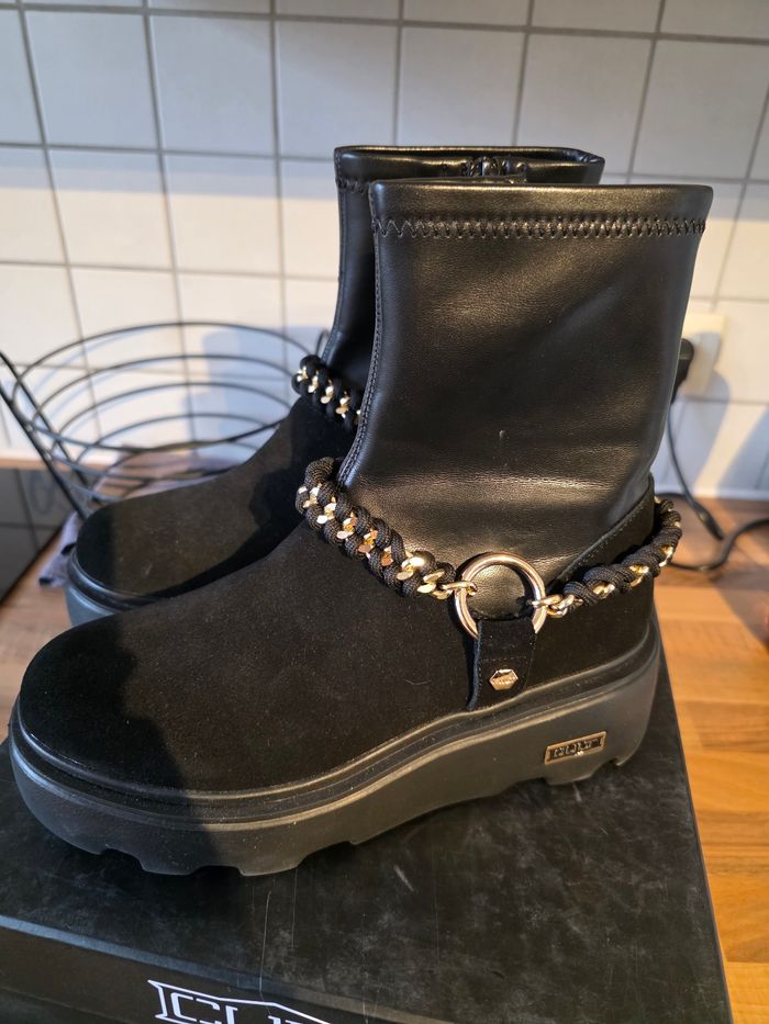 Bottines noires - photo numéro 3