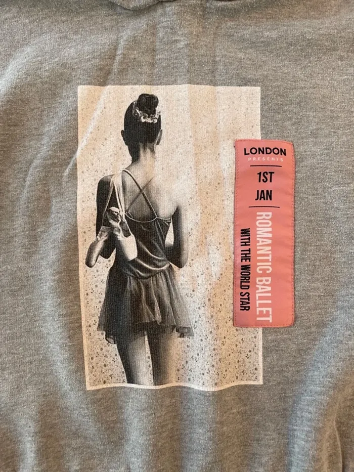 Sweat capuche fille 8 ans - photo numéro 2