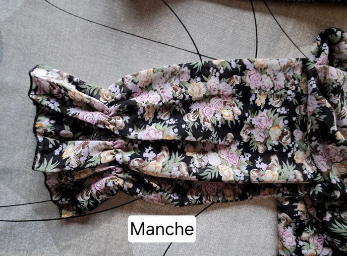 Blouse NEUVE pour femme taille 4XL - photo numéro 3