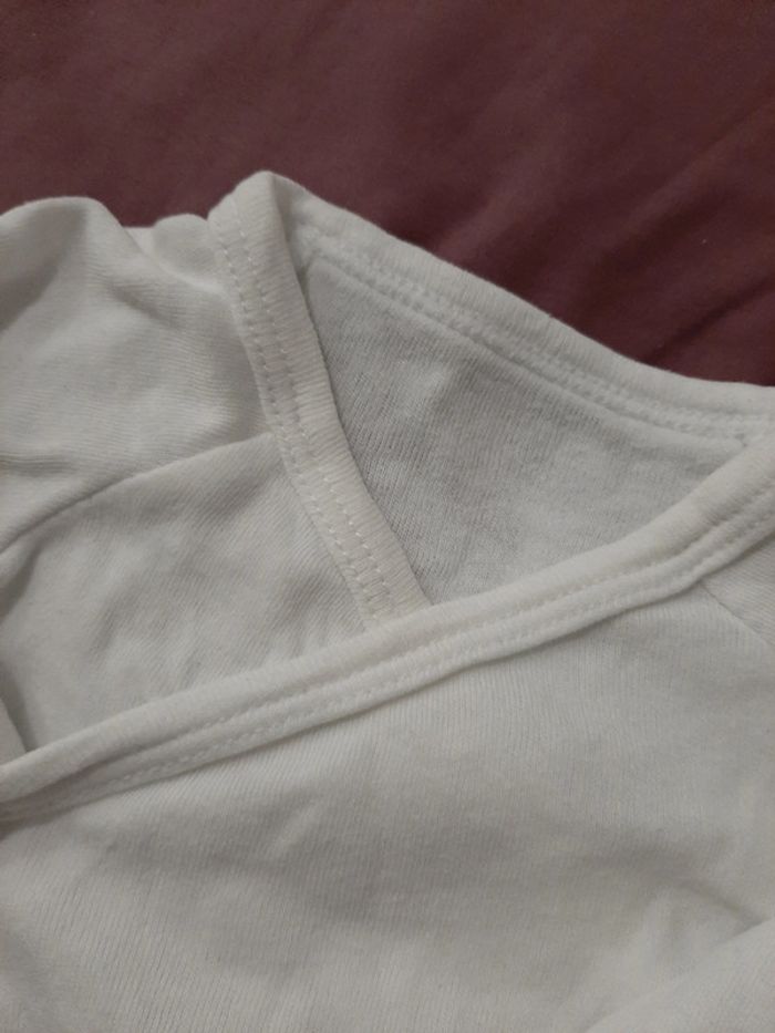 Lot 2 bodies 1 mois - photo numéro 2