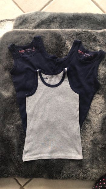 Lot petits marcels