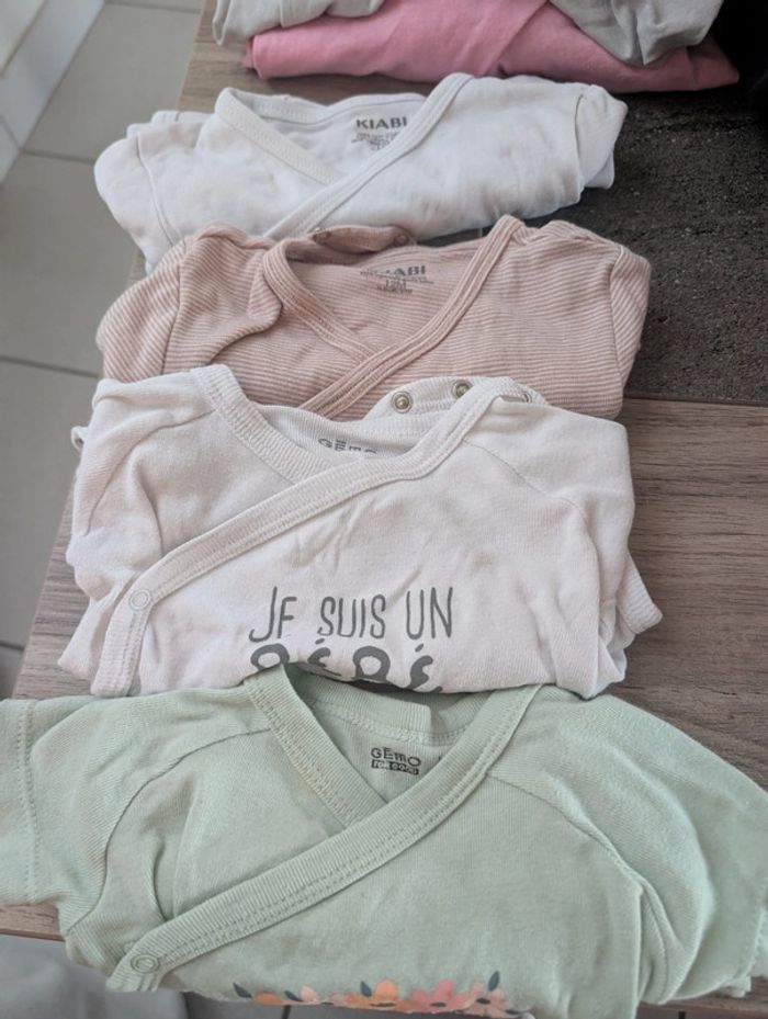 Lot de 4 bodies fille ou mix