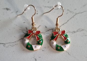 Paire de boucles d'oreilles couronne noël