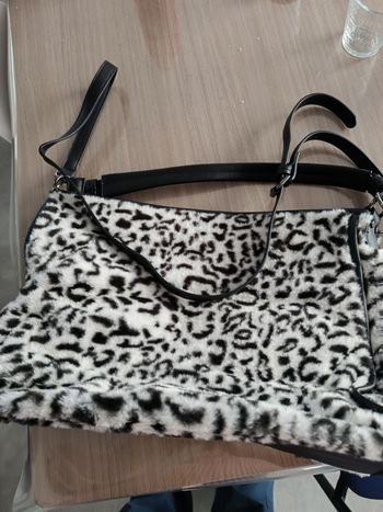 Sac  tout doux état neuf