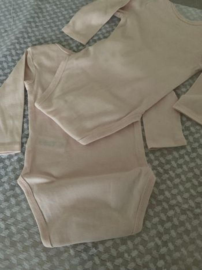 2 bodies Tex manches longues 9 mois - photo numéro 3