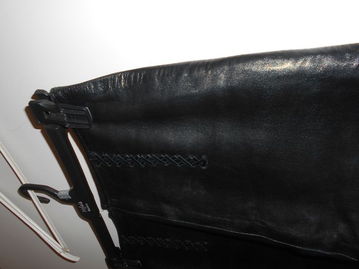 jupe courte  noir en cuir taille40 - photo numéro 3