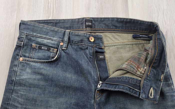Jean Hugo Boss authentique foncé T33/34 – coupe droite effet vintage – très bon état - photo numéro 2