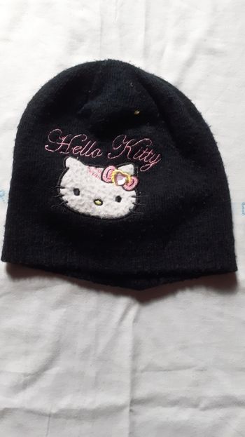 Bonnet noir motif Hello Kitty
