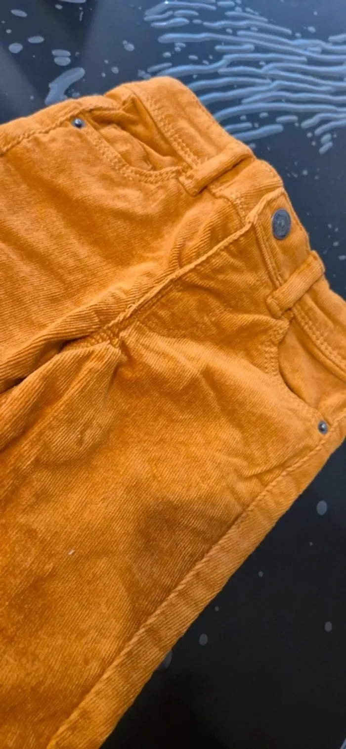 Pantalon daim moutarde Kiabi 3 ans - photo numéro 3