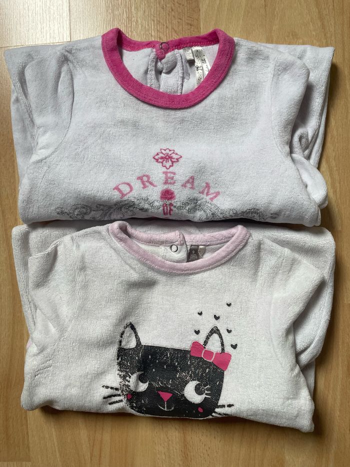 Lot 2 pyjamas 1 pièce