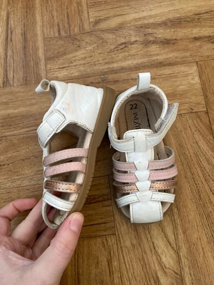 Sandales blanches et rose - photo numéro 2