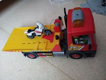 Camion dépannage playmobil 