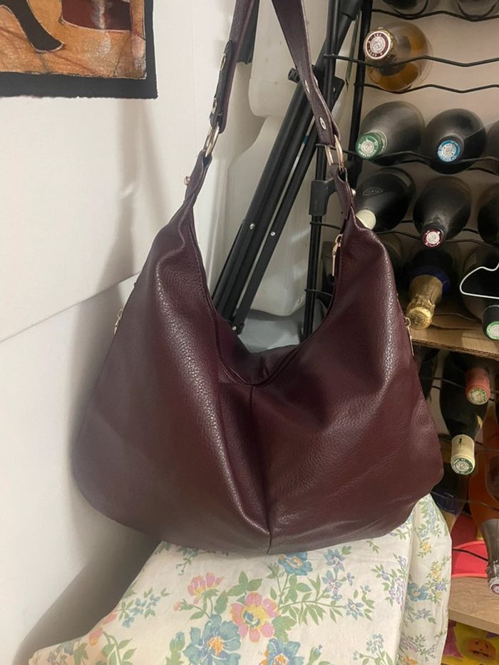 Valeur en boutique 34€ Grand Sac Fourre- Tout violet. Sac à Main violet très Élégant et raffiné - photo numéro 12