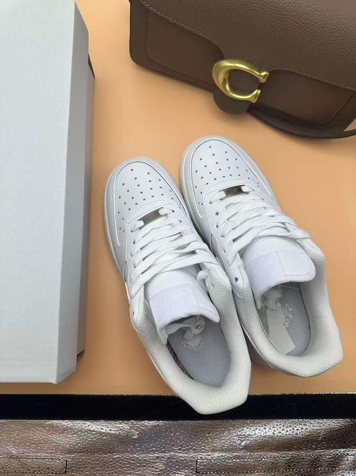 Nike Air Force 1 Low '07 Blanche 42.5 - photo numéro 4