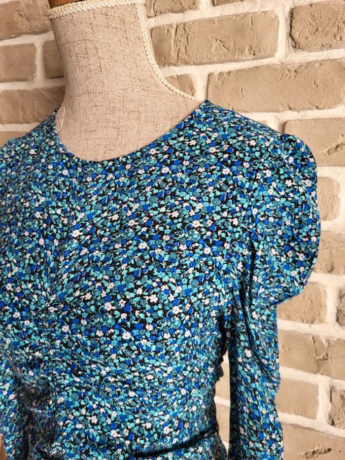 Robe bleue fleurie Zara fronces et manches ballon - photo numéro 3