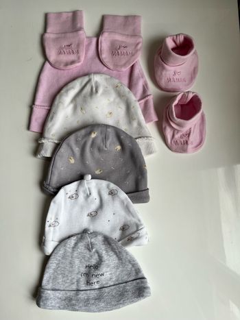 Lot bonnets naissance