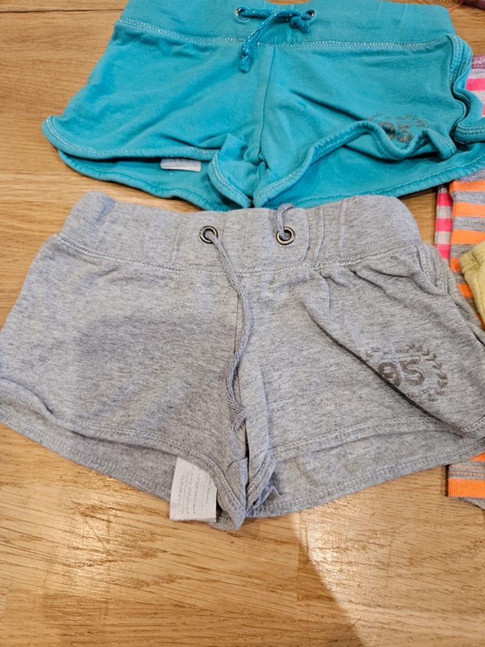 Lot de débardeurs et shorts 2 ans - photo numéro 3