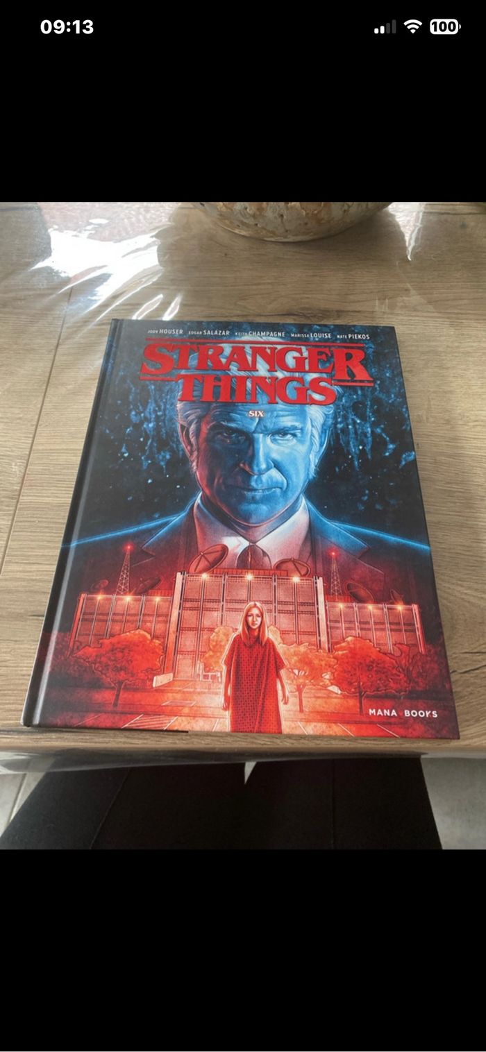 Lot de deux bandes dessinés stranger things - photo numéro 5