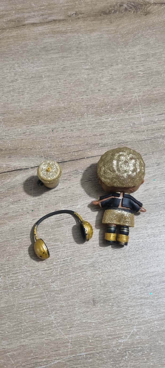 Mini poupée LOL Surprise boy King Bee - photo numéro 5