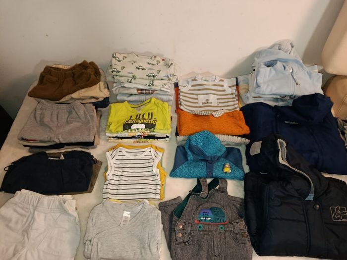 Lot vêtements bébé