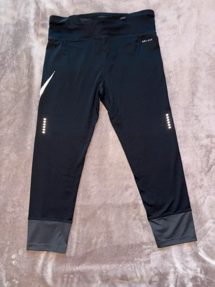 Legging de sport femme Nike taille M noir en très bon état - photo numéro 9