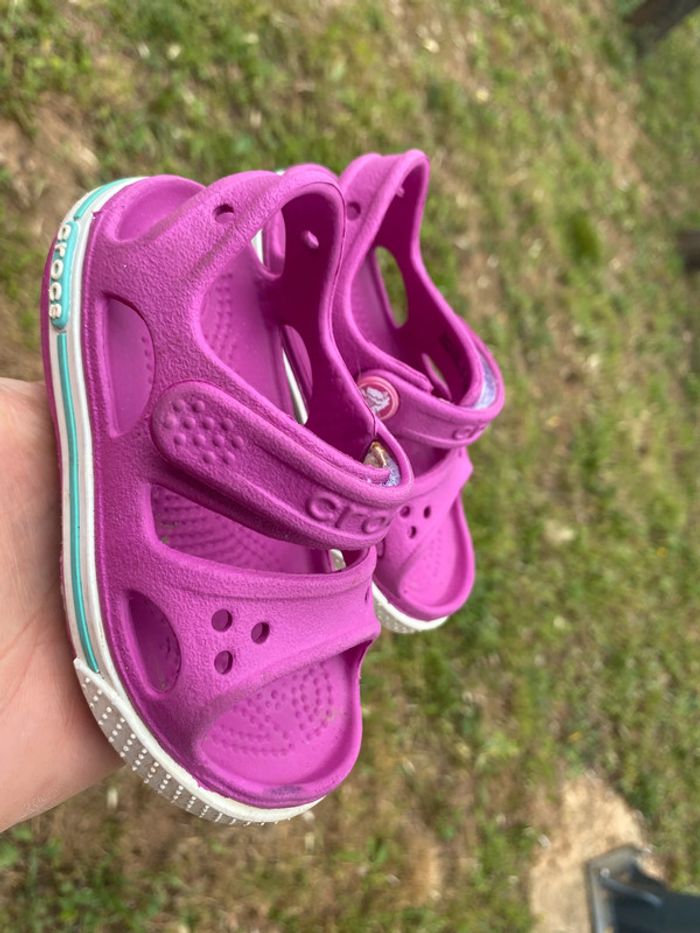 Sandales crocs rose fuschia c5 ou 22 - photo numéro 2