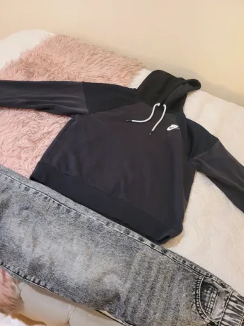 Pull nike noir + pontalon noir