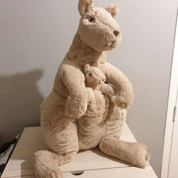Grande peluche Kangourou IKEA maman kangourou et son bébé 