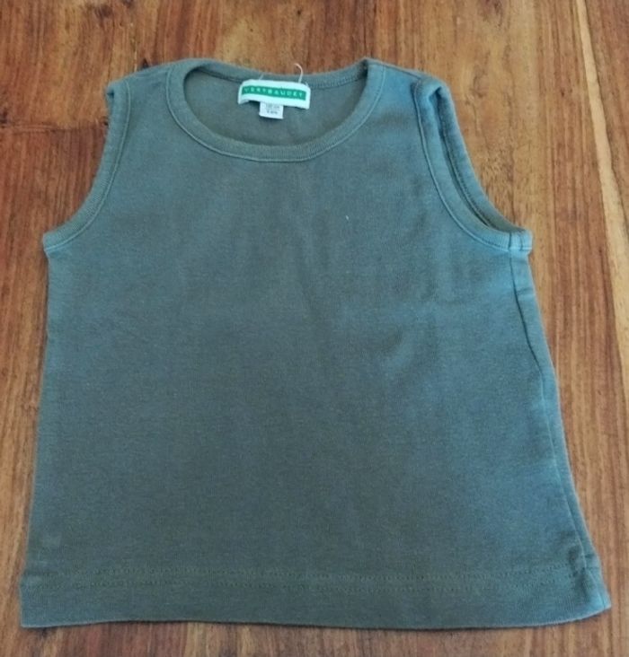 Tee shirt sans manche 4 ans (102 cm)