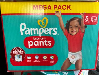 Couches Pampers