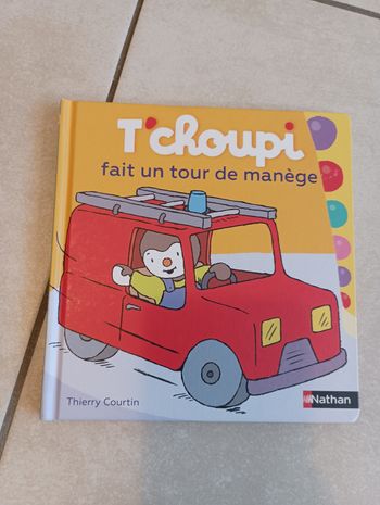 Livre T'choupi fait un tour de manège