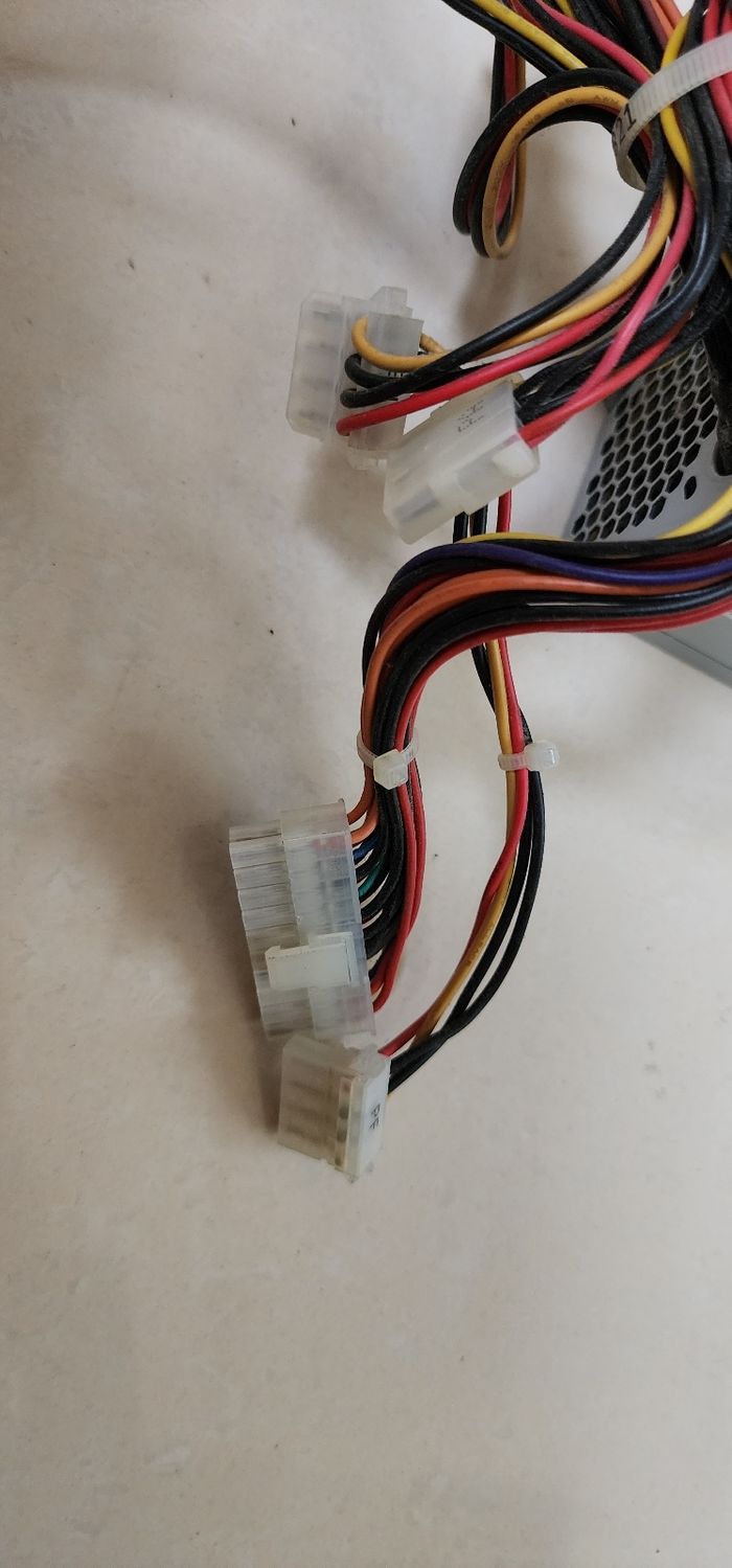 Alimentation Électrique FSP250-50GLV (PF) 250W TFX PC 20+4 Pin - photo numéro 6