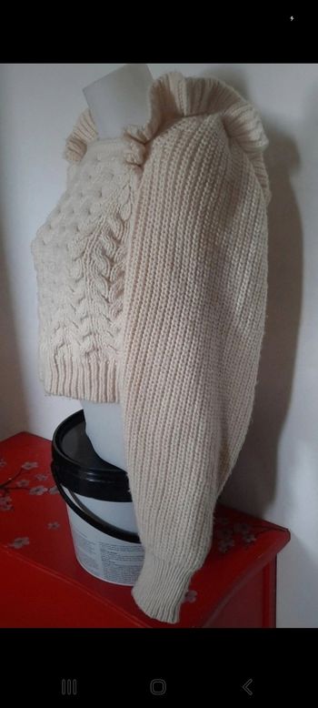 Pull en laine avec manches longues ballons de chez zara