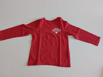 Très joli tee shirt manches longues rouge fille 3 ans