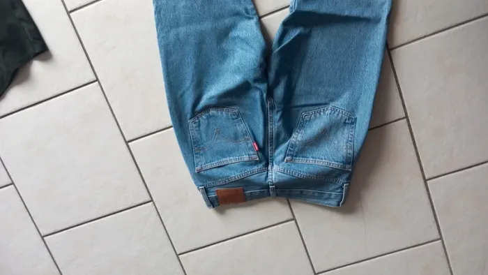 Jean 7/8 e large levis 501 bas effilé - photo numéro 4
