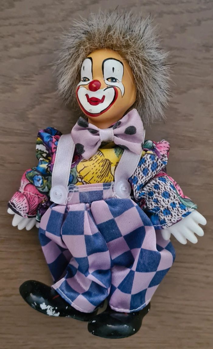 Clown en porcelaine en très bon état