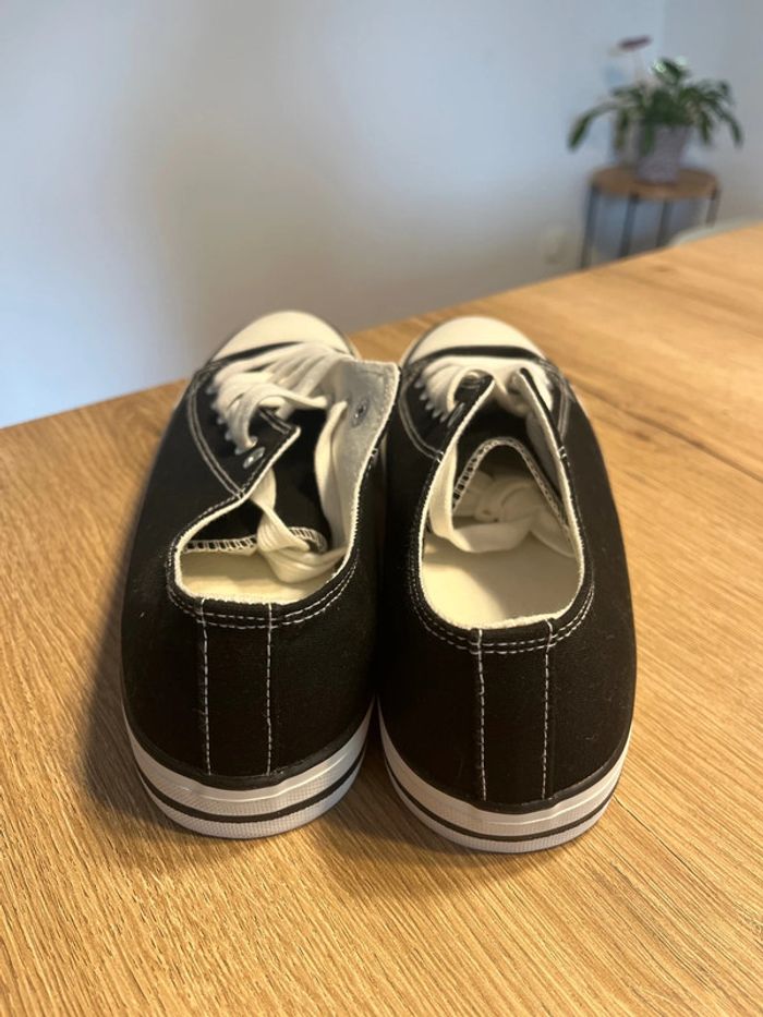 Chaussure, basket, basket en toile, chaussure en toile. Homme taille 42 - photo numéro 4