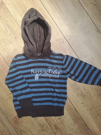 Pull a capuche 24 mois