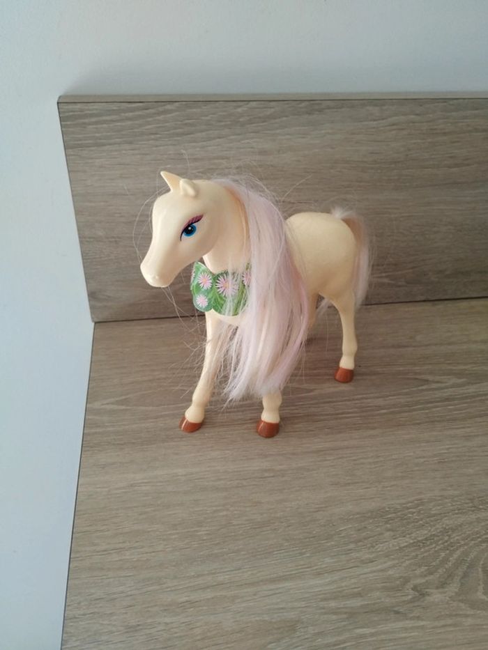 Cheval pour poupée style barbie