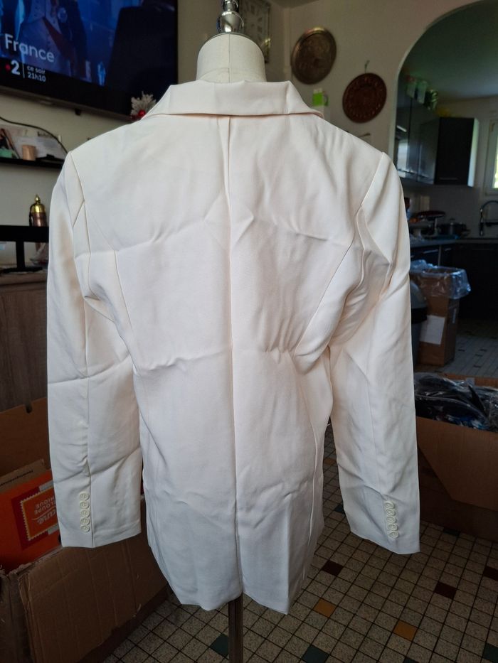Blazer creme femme neuve taille 42 prix 6 euro - photo numéro 3