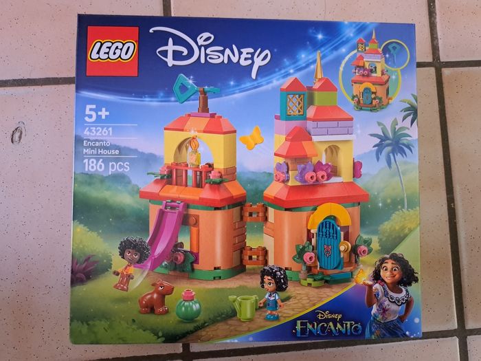 Boite Lego Encanto 43261 neuve