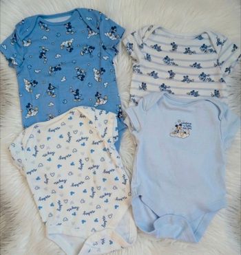 Lot de 4 bodies 