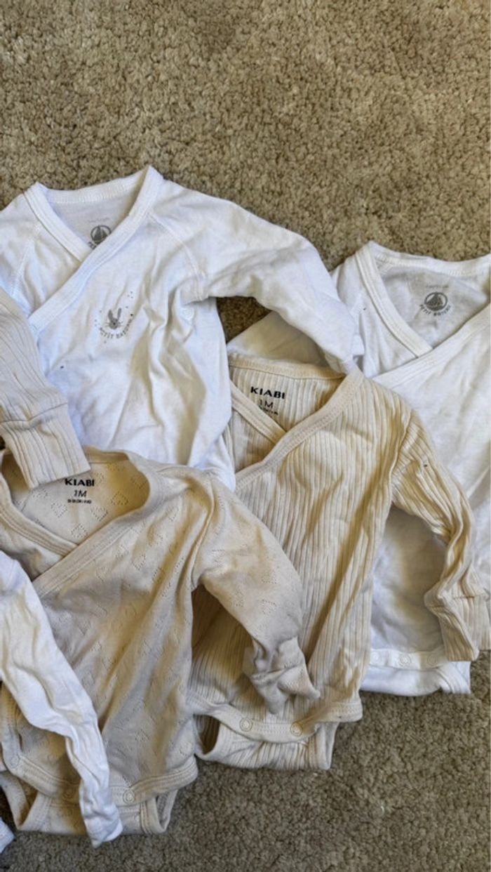 Lot de 6 bodies 1 mois – blancs & beiges – Kiabi, Petit Bateau, Orchestra - photo numéro 3