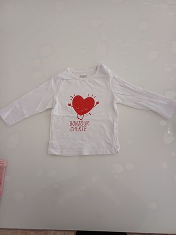Tee-shirt neuf taille 12 mois