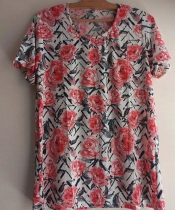 Blouse tee shirt neuve fluide et légère très extensible XL